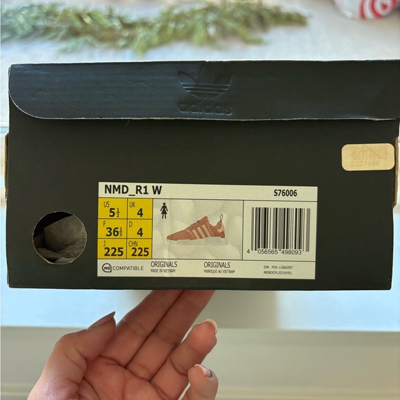 PINK SALMON ADIDAS NMDs - Picture 7 of 7